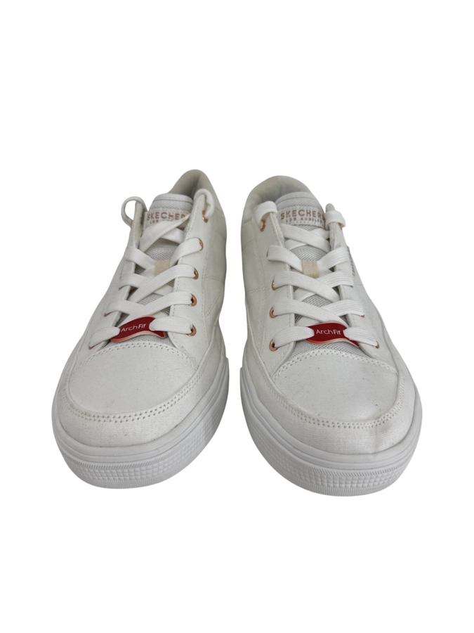 Skechers