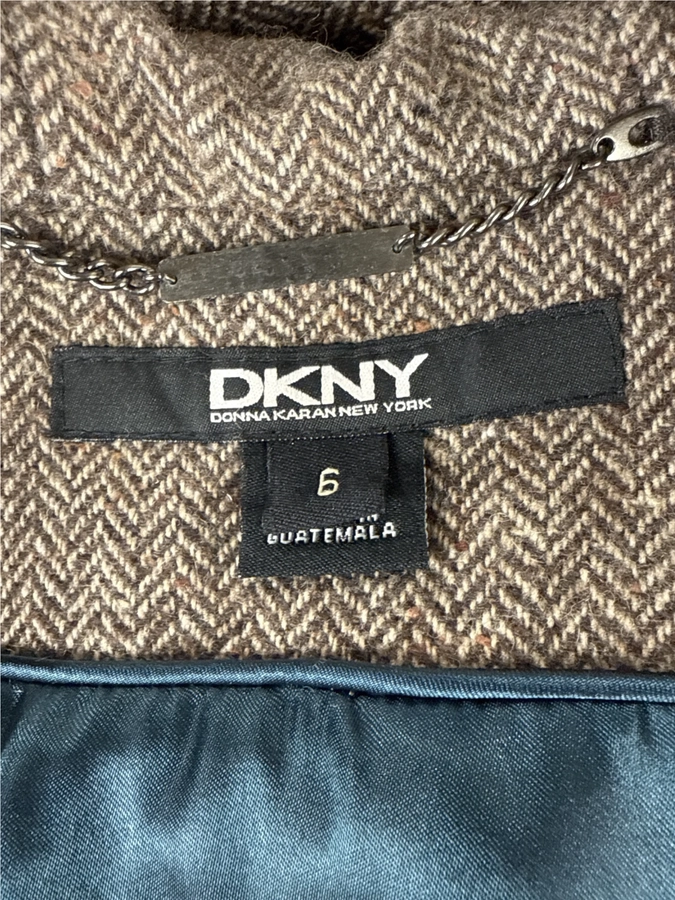 DKNY