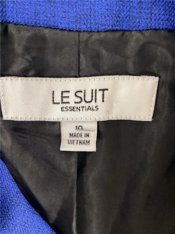 Le Suit