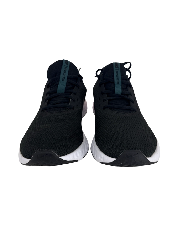 Nike Revolution