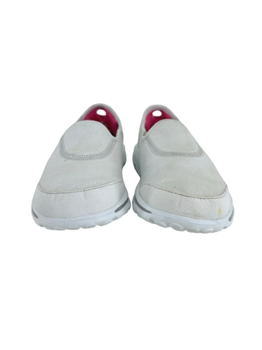 Skechers