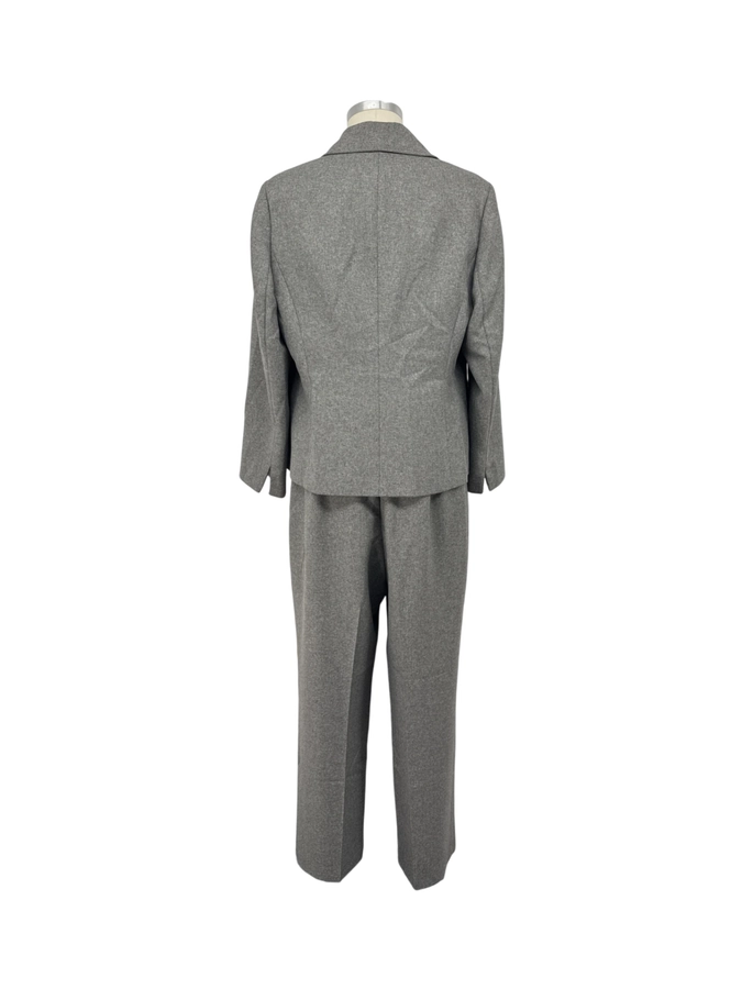 Le Suit