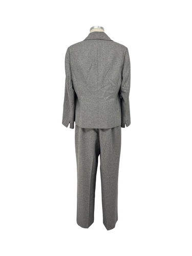Le Suit