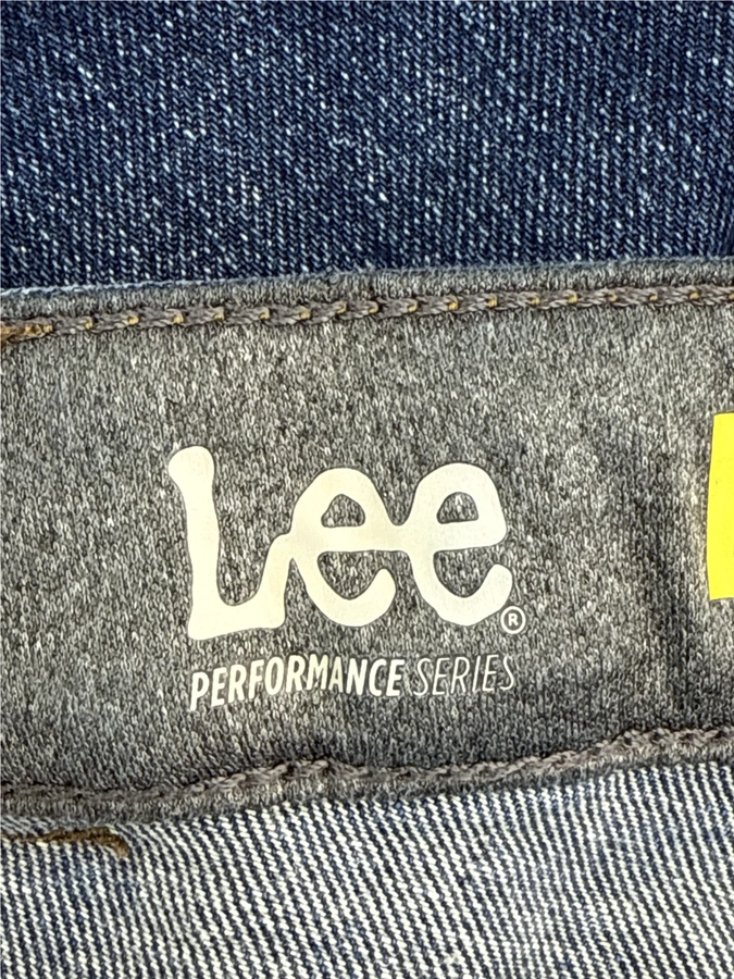 Lee