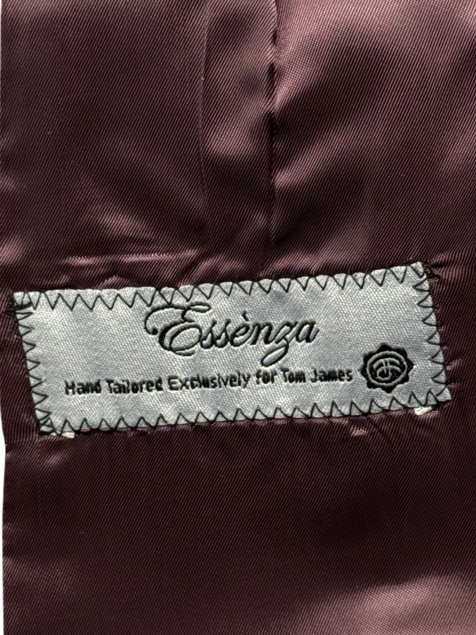 Joycelyn Knight, Essenza