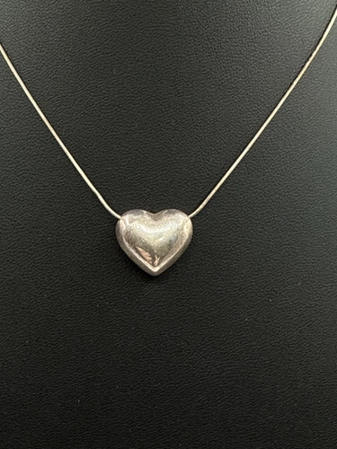 Elegant silver-tone necklace