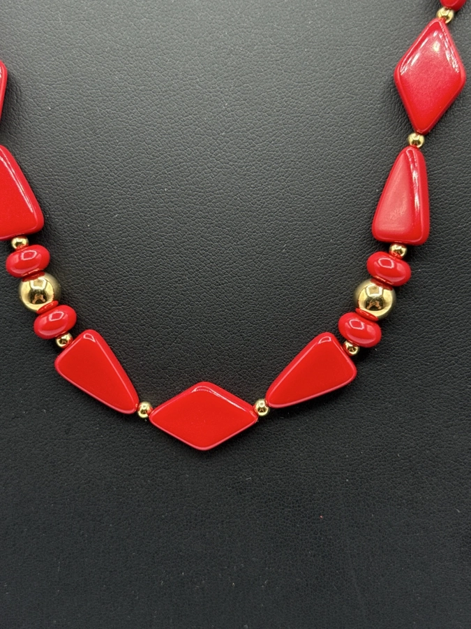 Red geometric vintage necklace