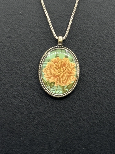 Delicate chain necklace